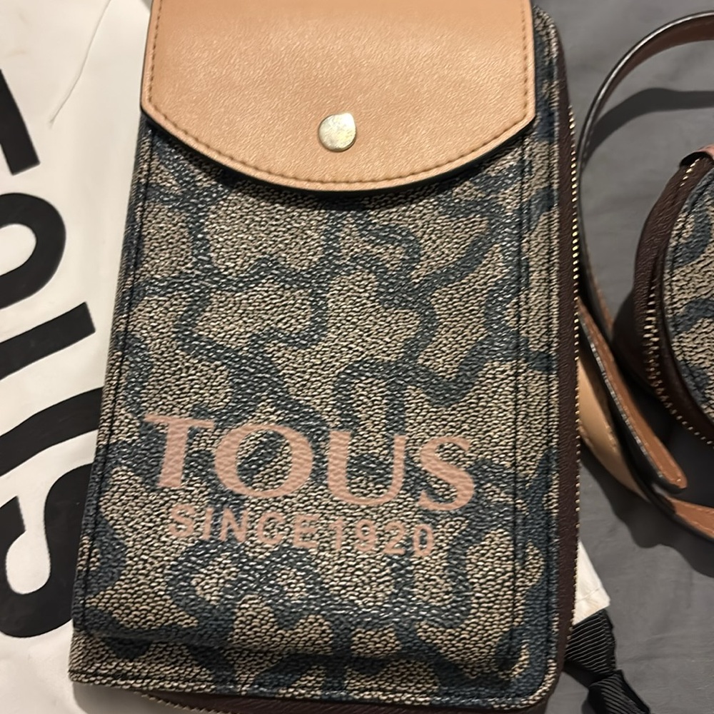 Preowned/Final Sale Only worn twice crossbody phone bag by Tous - Picture 2 of 5
